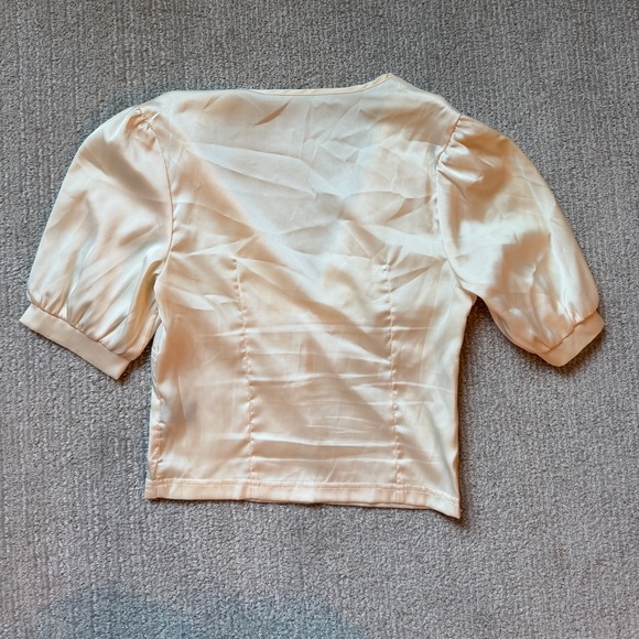 Satiny blouse - Picture 5 of 5